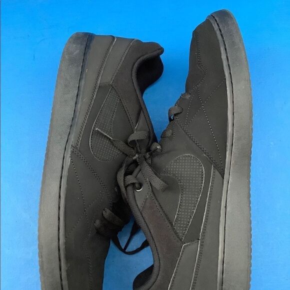 Nike Mens Priority Low 641894-090 Black - Picture 7 of 8